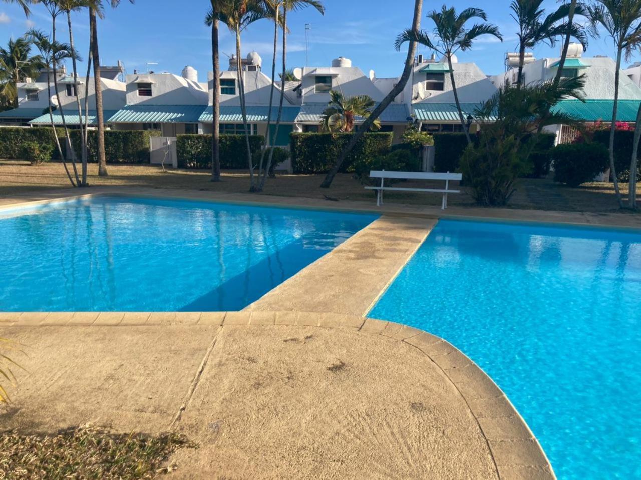 Peaceful And Private Villa Grand Bay Phòng bức ảnh